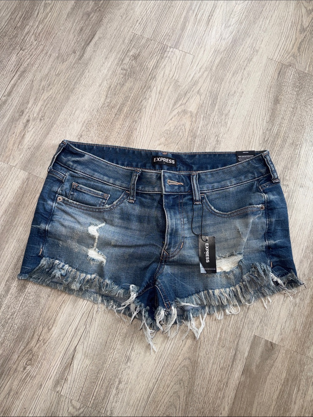 NWT!! Express Women's Medium Blue Distressed Denim Cutoff Shorts